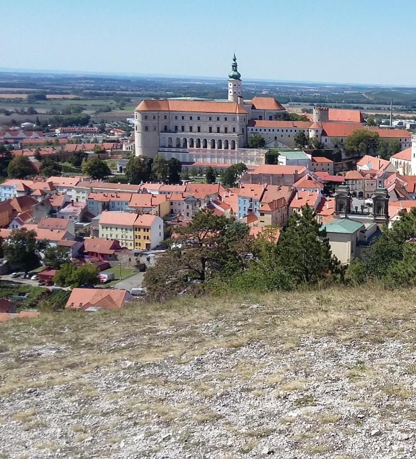 Apartment Laurot Mikulov Buitenkant foto